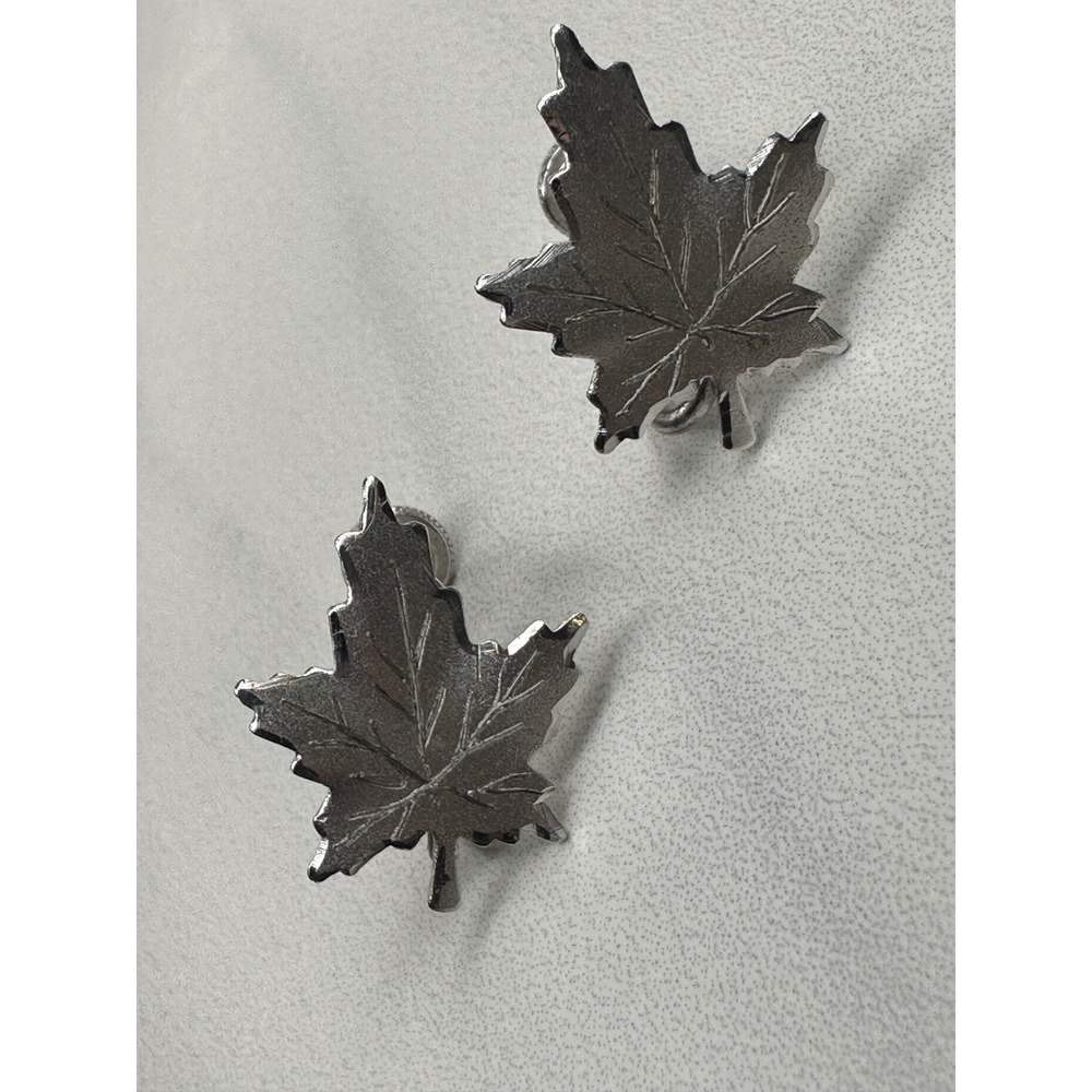Bond Boyd Sterling Silver Maple Leaf Screw Back Earrings Vintage Canada Jewelry